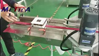 Piegatura automatica dell'etichettatrice su doppio lato