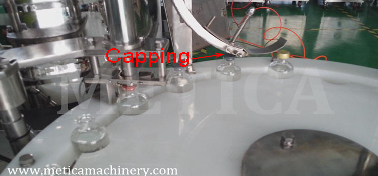 Macchina di riempimento monoblocco completamente automatica di copertura Servomotore a precisione azionato tasso di copertura del 99%