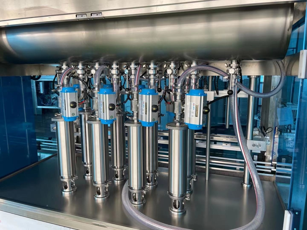 4-10 Testa di riempimento Macchina automatica di riempimento di bottiglie 304/316 in acciaio inossidabile servo-driven