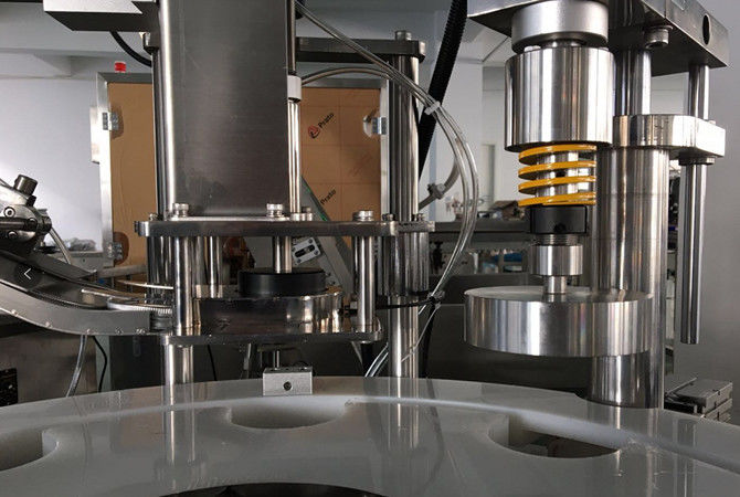 tipo rotatorio torsione della tappatrice dell'ansa 1kw fuori dalla capsulatrice Equipment della bottiglia